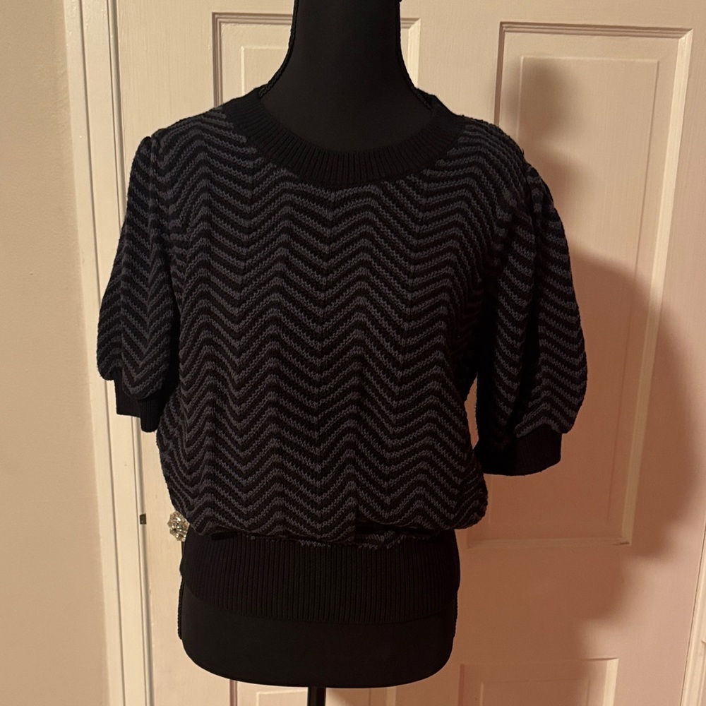 Evereve Leighton Black & Gray Chevron Short Puff Sleeve Sweater Large